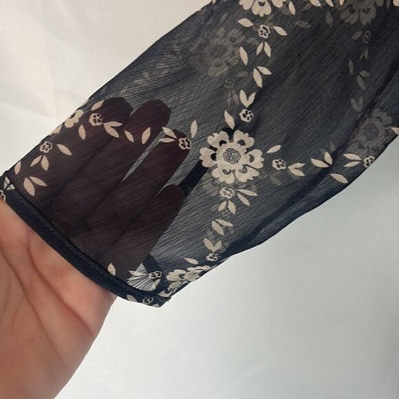 Old Navy Sheer Layering Blouse Size Small - Picture 5 of 6